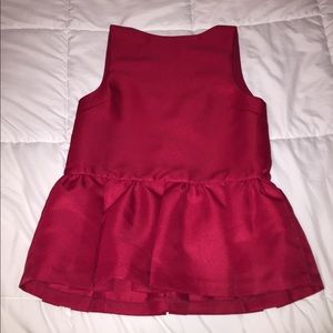 V cut back peplum tank top